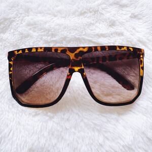 Kira Tortoise Brown & Black Oversized Sunglasses